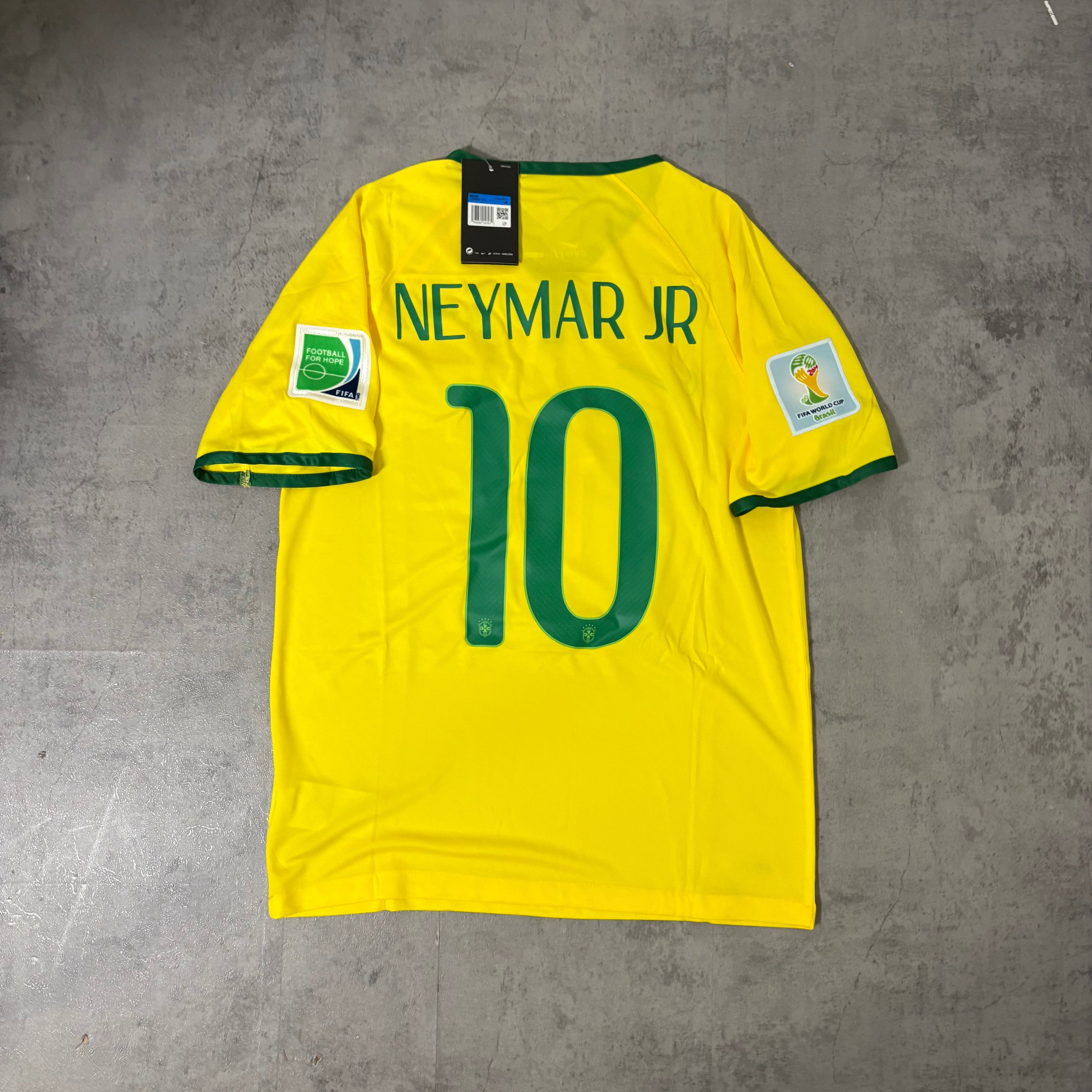 2014-15 Brasil Home (In-Hand) Men’s Medium NEYMAR JR 10